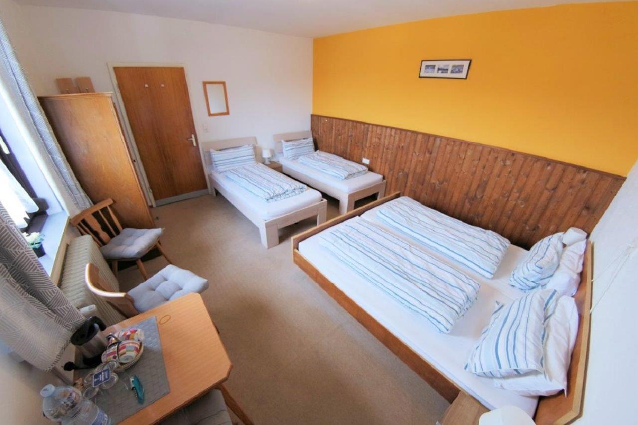 Haus Tapestry Hotel Noetsch Bagian luar foto