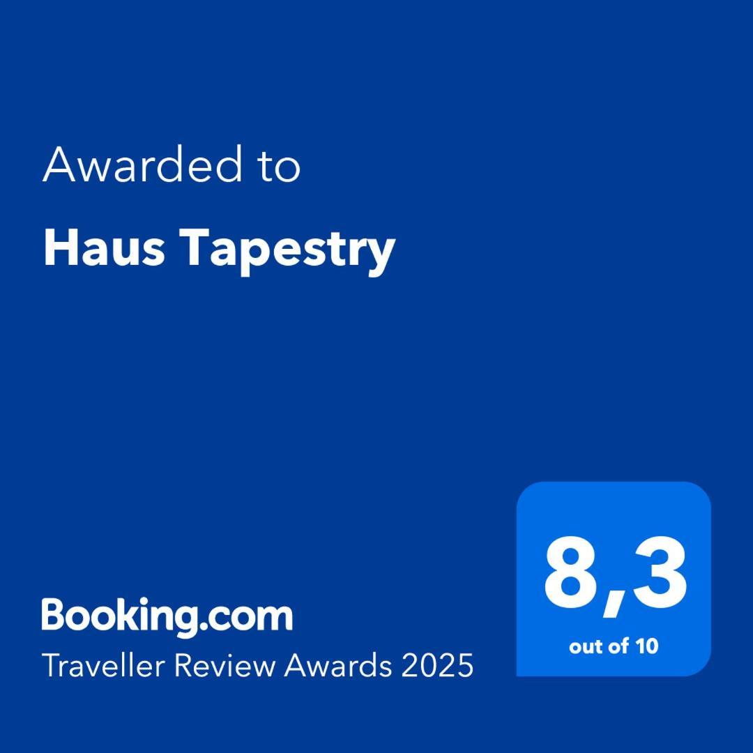 Haus Tapestry Hotel Noetsch Bagian luar foto