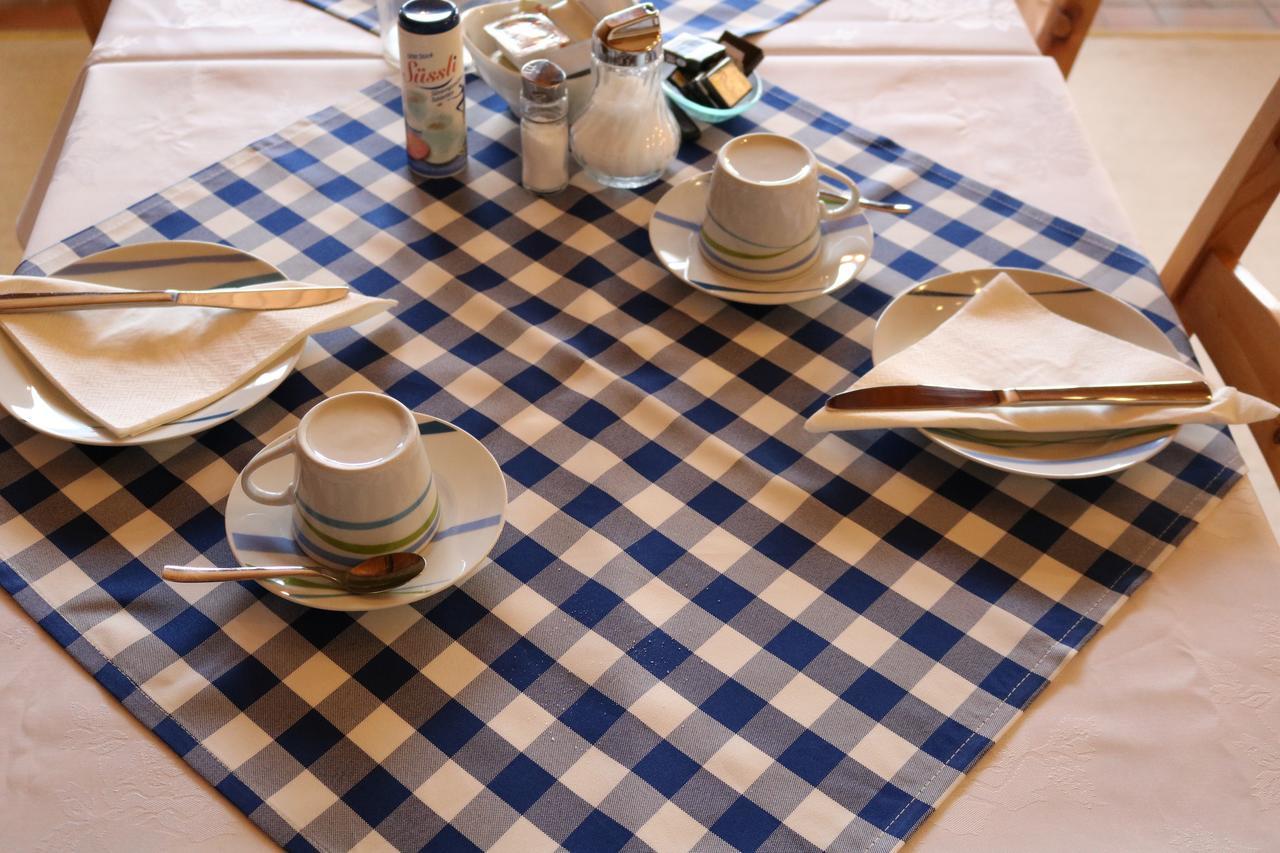 Haus Tapestry Hotel Noetsch Bagian luar foto