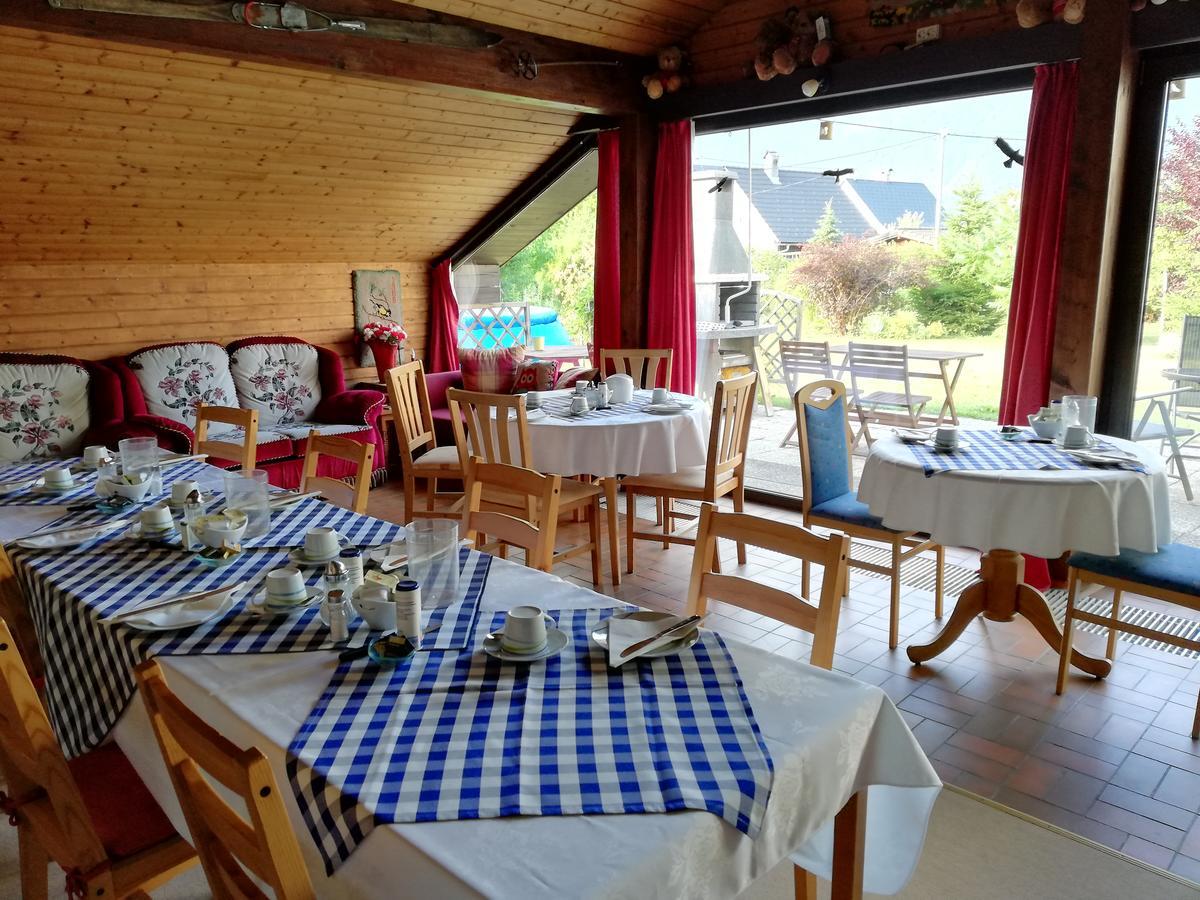 Haus Tapestry Hotel Noetsch Bagian luar foto